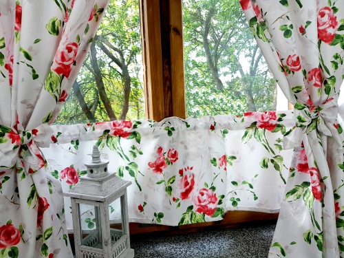 ZAKOSTYL ZASŁONY + ZAZDROSTKA CZEROWNE RÓŻE