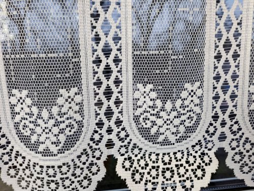 ZAZDROSTKA HAFTY ŻAKARD KORONKA  (cena za 0,50mb)