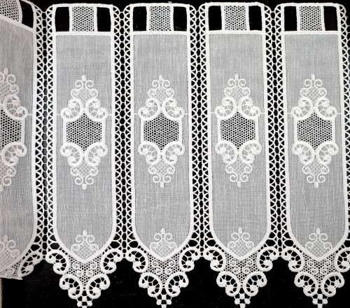 ZAZDROSTKA HAFTOWANY BATYST KORONKA 99007  (cena za 0,50mb)