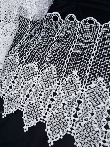 ZAZDROSTKA GIPIRA HAFT KLASYK  (cena za 0,50mb)