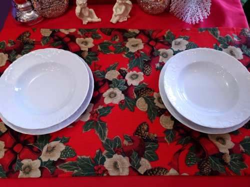 BIEŻNIK OBRUS CZERWONY BOŻE NARODZENIE