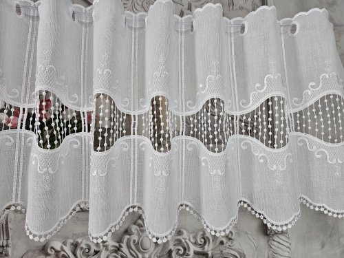 ZAZDROSTKA HAFTY  PANEL GIPIURA  (cena za 0,50mb)