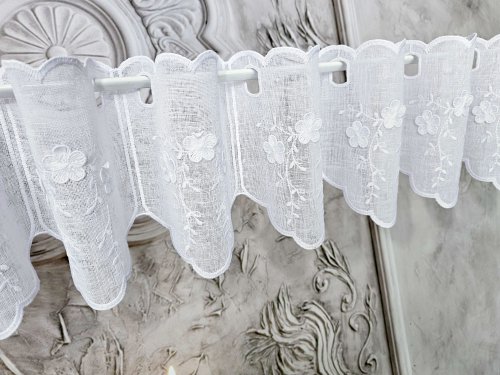 ZAZDROSTKA BATYST HAFT MILUNIA 17CM, 40CM, 60CM   (cena za 0,50mb)