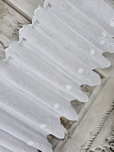 ZAZDROSTKA BATYST HAFT MILUNIA 17CM, 40CM, 60CM   (cena za 0,50mb)