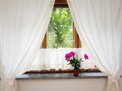 ZAZDROSTKA DO KUCHNI KREMOWA KORONKA SZEROKA