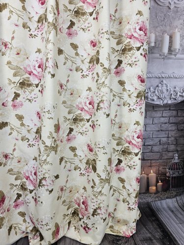 Zasłona róże na kremie  szer.130cm
