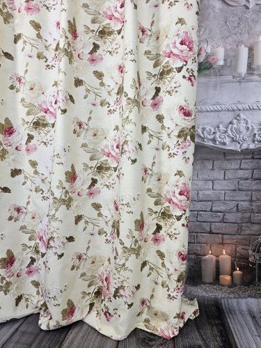 ZASŁONA RÓŻE NA KREMIE  SZER.130CM