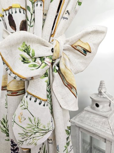 ZASŁONA ZIOŁA NA BEŻU SZER.130CM