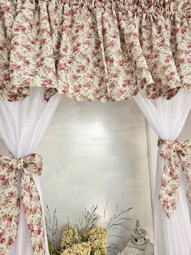 ZAKOSTYL ZASŁONY + LAMBREKIN  RÓŻYCZKI