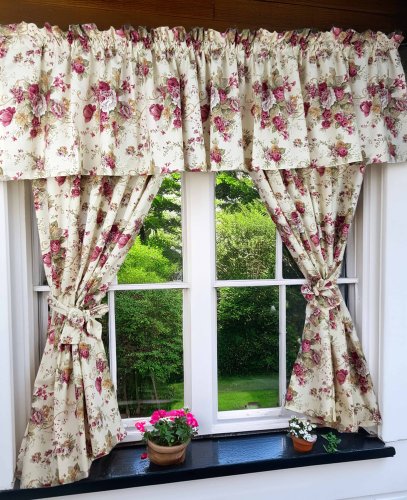 KOMPLET LAMBREKIN + ZASŁONY ANGIELSKA RÓŻA