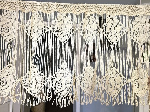 ZAZDROSTKA NERI KORONKA AŻUR  ECRU metraż 40CM/60CM(cena za 0,50mb)