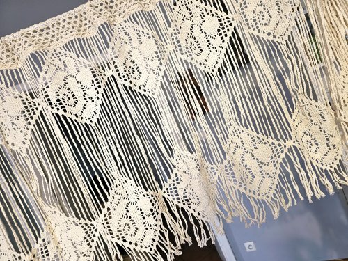 ZAZDROSTKA NERI KORONKA AŻUR  ECRU metraż 40CM/60CM(cena za 0,50mb)