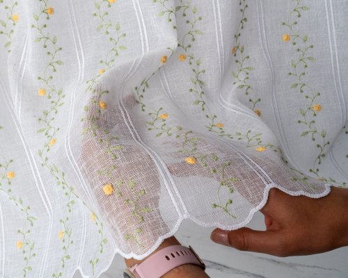 ZAZDROSTKA ETAMINA HAFT KWIATUSZKI 40CM/60CM  (cena za 0,50mb)