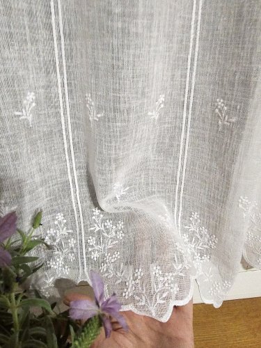 ZAZDROSTKA PANEL HAFT BIAŁE KWIATUSZKI2 40CM/60CM  (cena za 0,50mb)