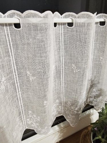 ZAZDROSTKA PANEL HAFT BIAŁE KWIATUSZKI2 40CM/60CM  (cena za 0,50mb)