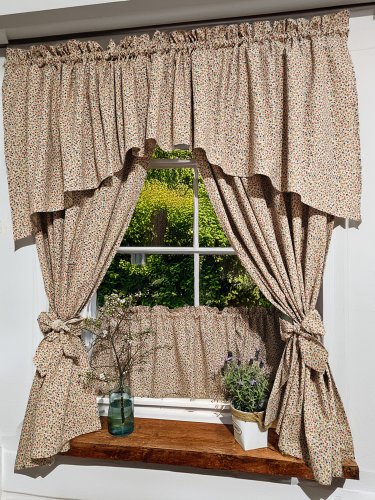 ZESTAW ZASŁON + LAMBREKIN + ZAZDROSTKA BEŻ KOLOROWE KWIATUSZKI