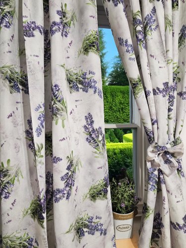 ZASŁONA LAWENDA BUKIETY  WODOODPORNA SZER.150cm