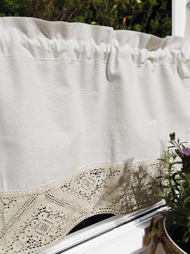 ZESTAW LAMBREKIN + ZAZDROSTKA BEŻ KOLOROWE KWIATUSZKI