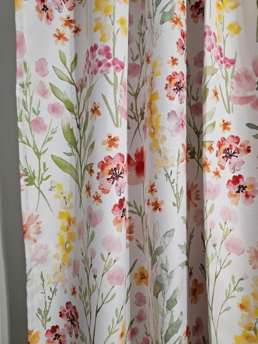 ZASŁONA WIOSNA KWIATY  WODOODPORNA SZER.150cm