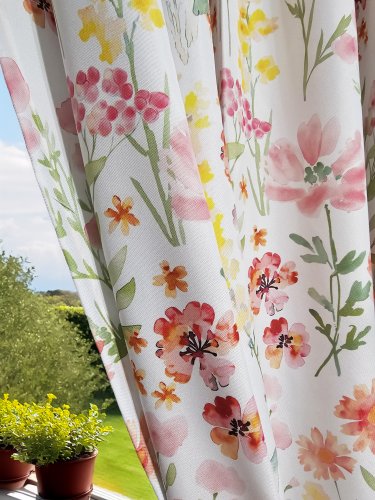 ZASŁONA WIOSNA KWIATY  WODOODPORNA SZER.150cm