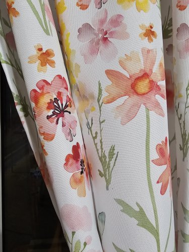 ZASŁONA WIOSNA KWIATY  WODOODPORNA SZER.150cm