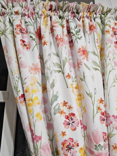 ZASŁONA WIOSNA KWIATY  WODOODPORNA SZER.150cm