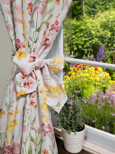 ZASŁONA WIOSNA KWIATY  WODOODPORNA SZER.150cm