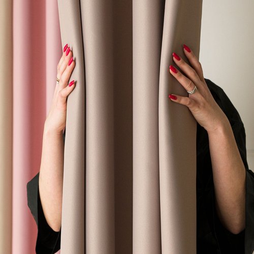 ZASŁONA BLACKOUT ZACIEMNIAJĄCA140CM/250CM PRZELOTKA (KOLOR 212) CIEMNY CHŁODNY BEŻOWY