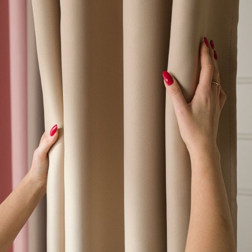 ZASŁONA BLACKOUT ZACIEMNIAJĄCA140CM/250CM PRZELOTKA (KOLOR 218) JASNY CHŁODNY BEŻOWY