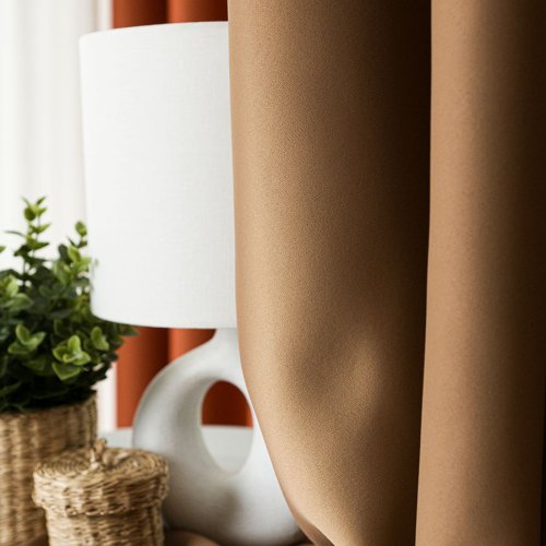 ZASŁONA BLACKOUT ZACIEMNIAJĄCA140CM/250CM PRZELOTKA (KOLOR 806) JASNY CIEPŁY BRĄZOWY