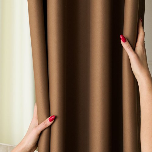 ZASŁONA BLACKOUT ZACIEMNIAJĄCA140CM/250CM PRZELOTKA (KOLOR 806) JASNY CIEPŁY BRĄZOWY