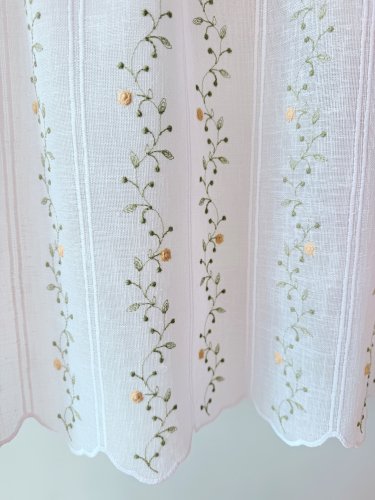 ZAZDROSTKA ETAMINA HAFT KWIATUSZKI 40CM/60CM  (cena za 0,50mb)