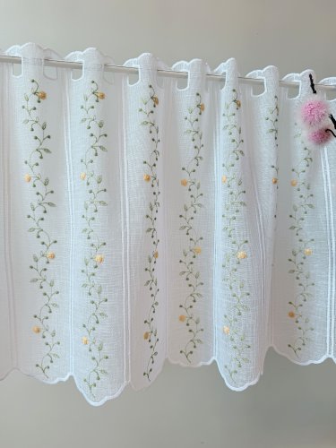 ZAZDROSTKA ETAMINA HAFT KWIATUSZKI 40CM/60CM  (cena za 0,50mb)