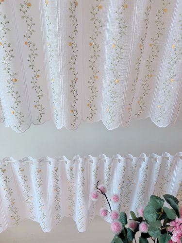 ZAZDROSTKA ETAMINA HAFT KWIATUSZKI 40CM/60CM  (cena za 0,50mb)