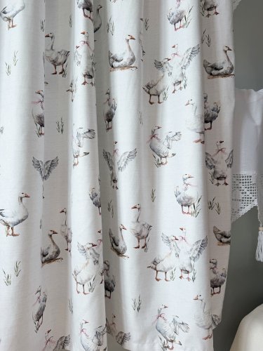 ZASŁONA GĘSI GĄSKI WODOODPORNA SZER.150cm