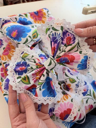 ZAKOSTYL WISZĄCE KOKARDKI KORONKA HANDMADE