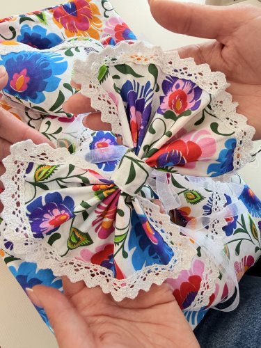 ZAKOSTYL WISZĄCE KOKARDKI KORONKA HANDMADE