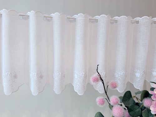 ZAZDROSTKA BATYST HAFT MILUNIA 17CM, 40CM, 60CM   (cena 1panel = 16cm )