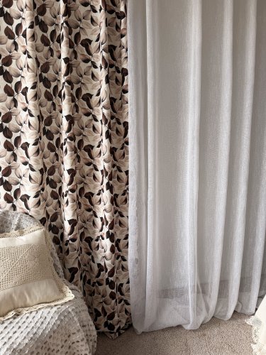 FIRANA SIATKA BŁYSK EASY CARE TŁO biel-złoto OŁ. 300CM
