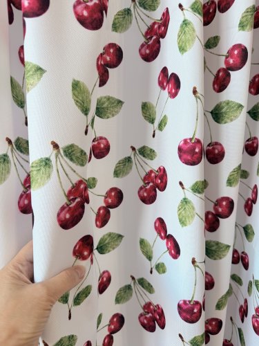 ZASŁONA WIŚNIE CZERESNIE WODOODPORNA SZER.150cm