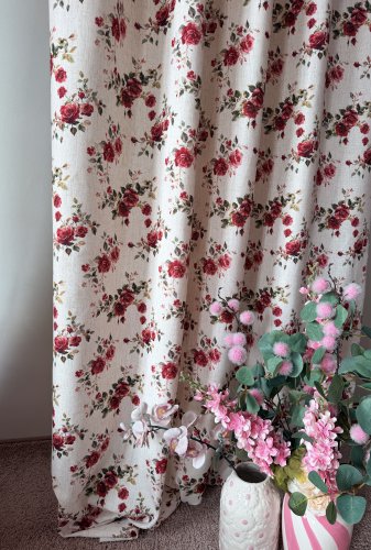 ZASŁONA Z DODATKIEM LNU SZER.150CM RÓŻE CZERWONE 