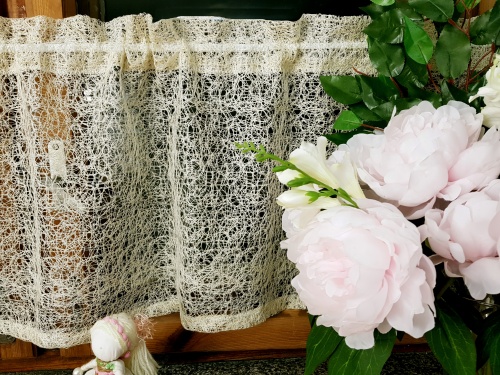 ZAZDROSTKA BUKLA ZŁOTO ECRU