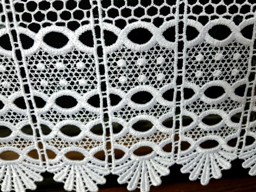 ZAZDROSTKA GIPIURA BIAŁA 16336  (cena za 0,50mb)