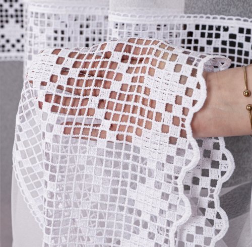 FIRANA Z KORONKĄ   250CM