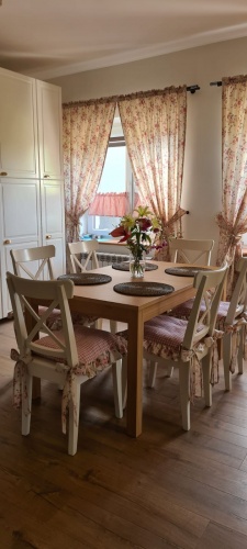 ZAKOSTYL POSZEWKA NA KRZESŁO VINTAGE SHABBY KWIATY KRATA