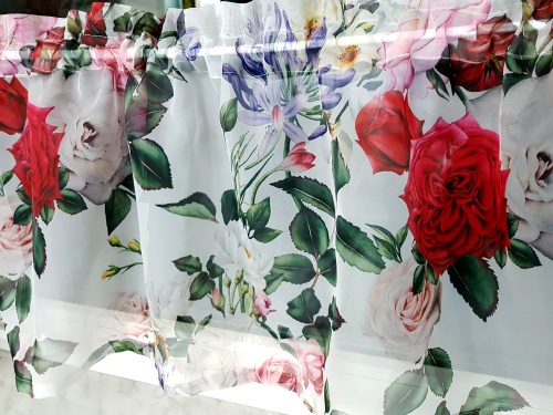 ZAKOSTYL ZAZDROSTKA CZERWONE ROŻE WOAL 150/40cm