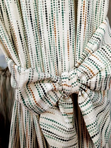 ZASŁONA MIĘTA NA KREMIE , 130cm