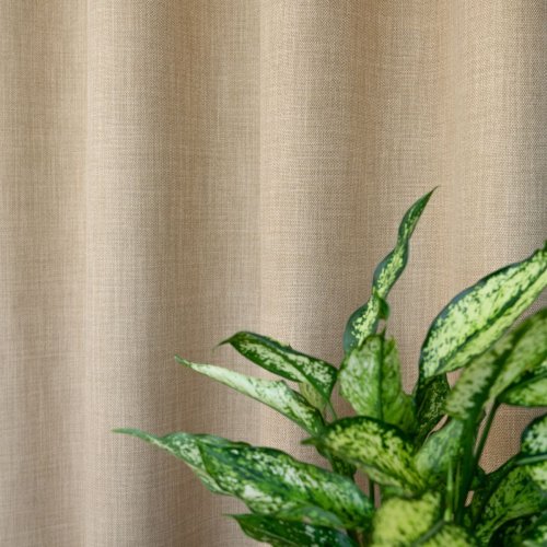 Zasłona o strukturze lnu zaciemniająca ciemny beż