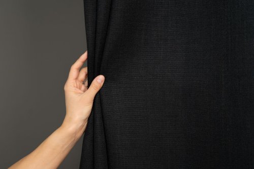 ZASŁONA O STRUKTURZE LNU ZACIEMNIAJĄCA CZARNA 