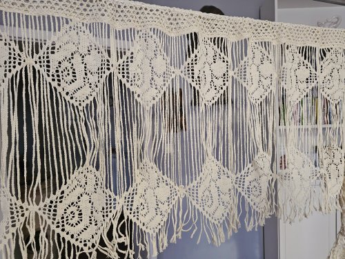 ZAZDROSTKA NERI KORONKA AŻUR  ECRU metraż 40CM/60CM(cena za 0,50mb)